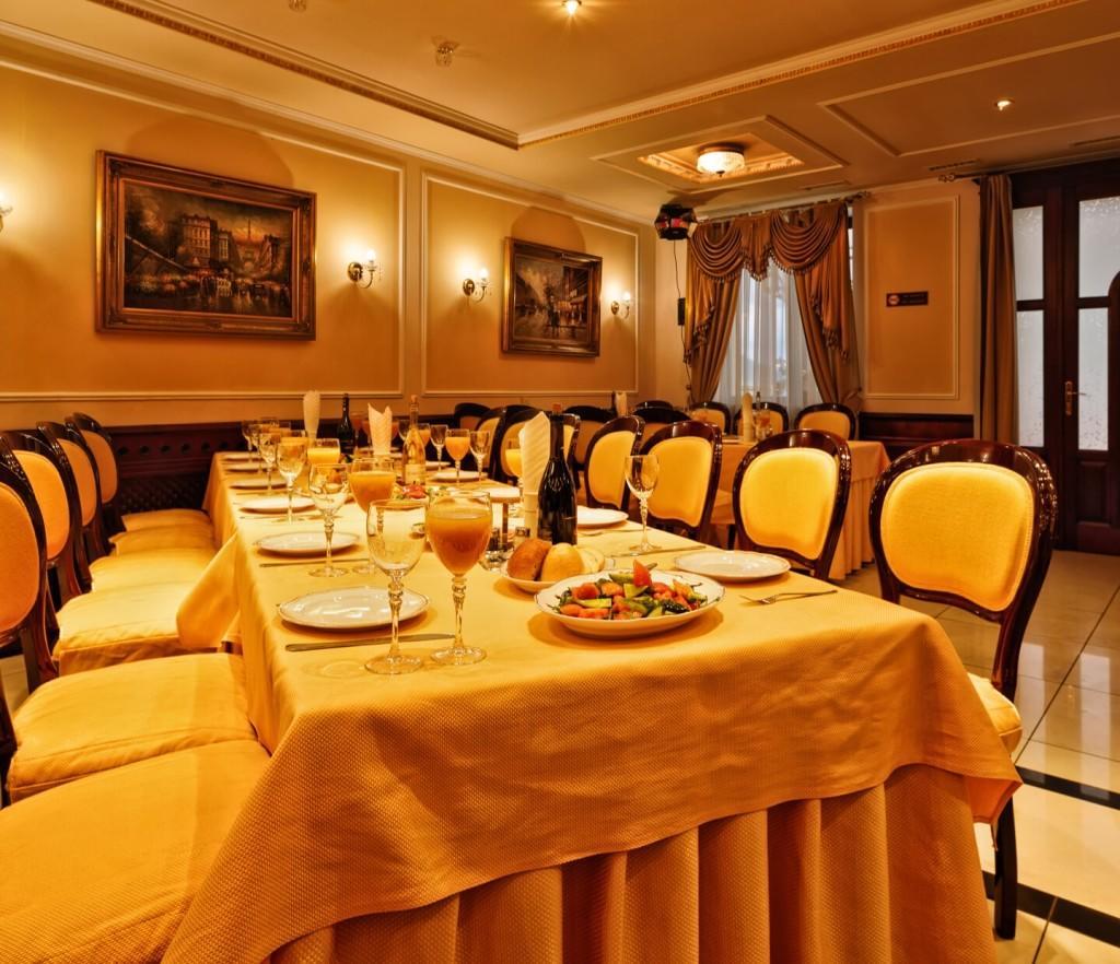 Karpaty Hotel Yaremche Exterior photo